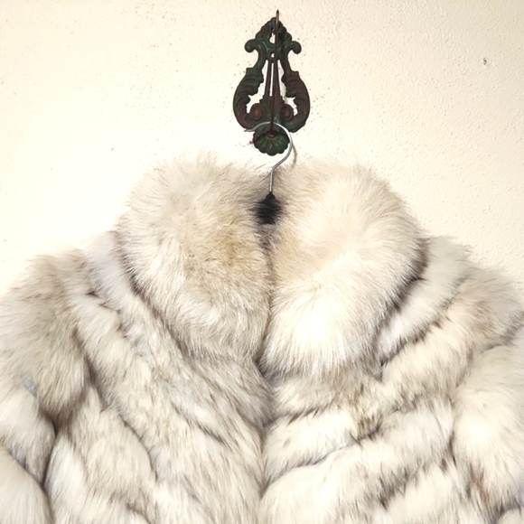 VTG Saga Fox Natural Blue Fox Norway Fur Coat Size Small EUC! - Picture 10 of 16